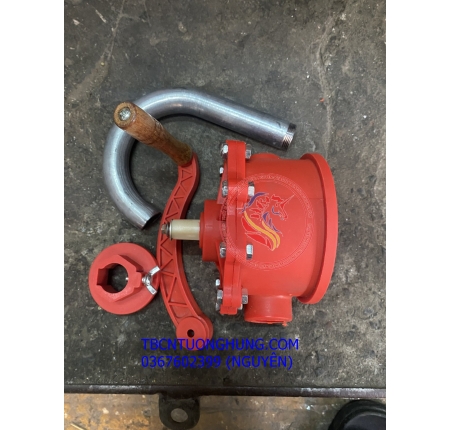 Bơm hóa chất quay tay nhựa thùng phuy 200 lít
