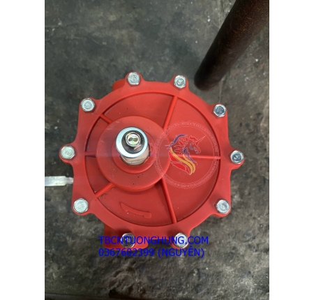 Bơm hóa chất quay tay nhựa thùng phuy 200 lít