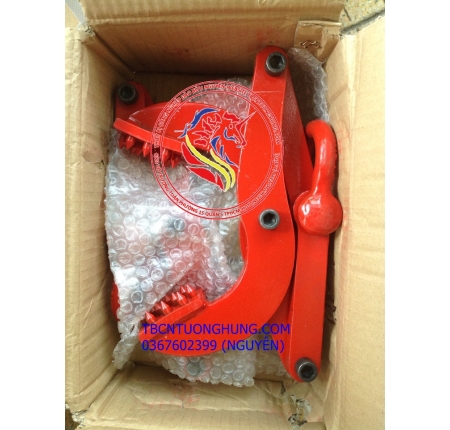 Kẹp pallet gỗ 2 tấn kawasaki